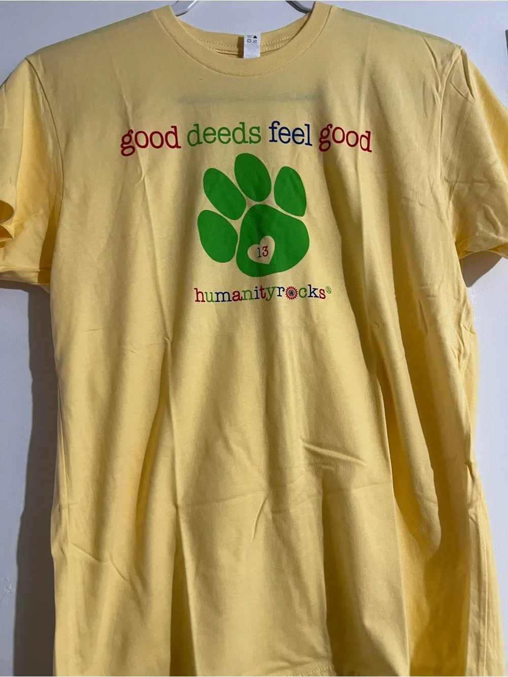 Inspirational Medium size Yellow Dog Paw T‑Shirt - Good Deeds Feel Good